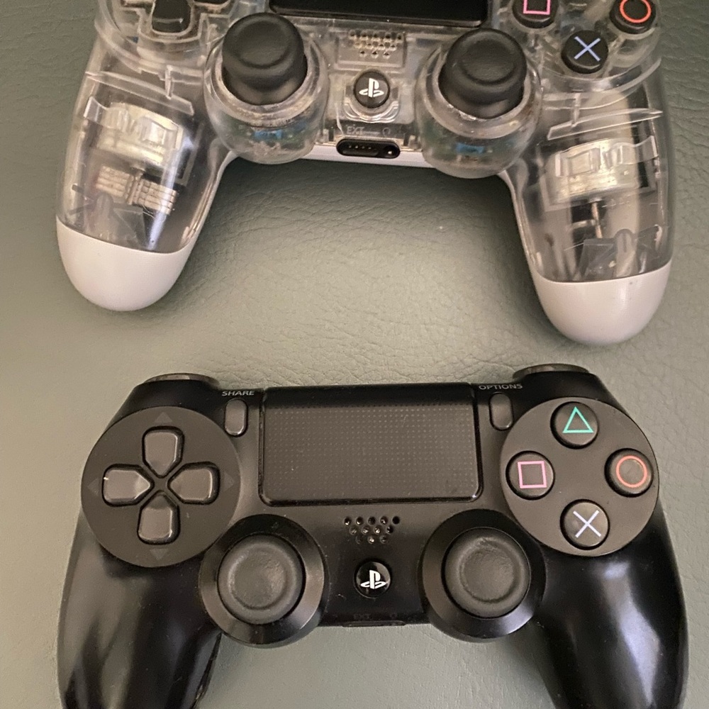 PS4 controller - Picture 2 of 5